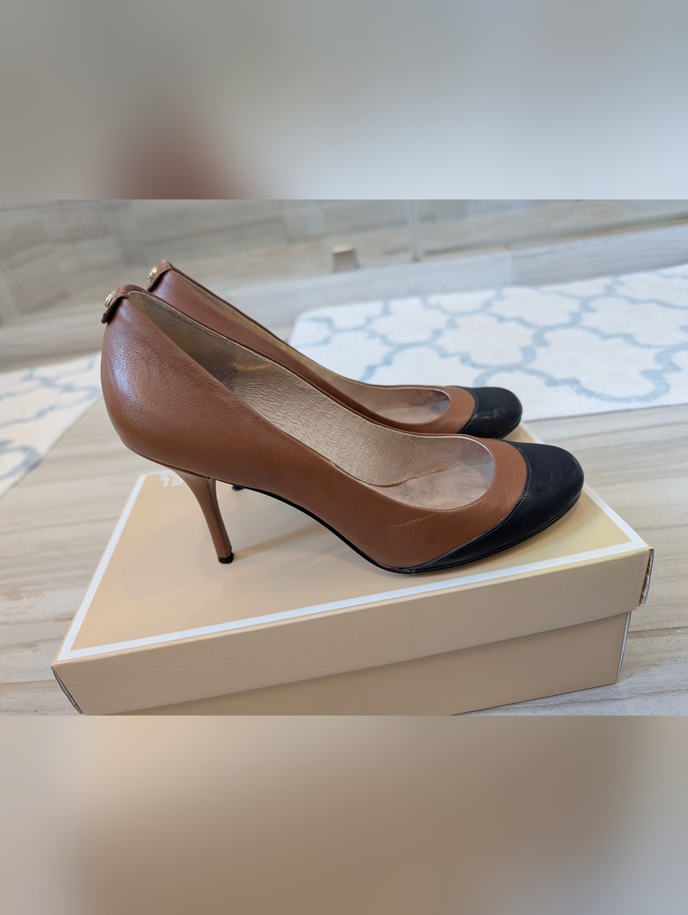 Michael Kors Two-Tone Pressley Cap Toe Brown and Black Women's Leather Pumps 8.5